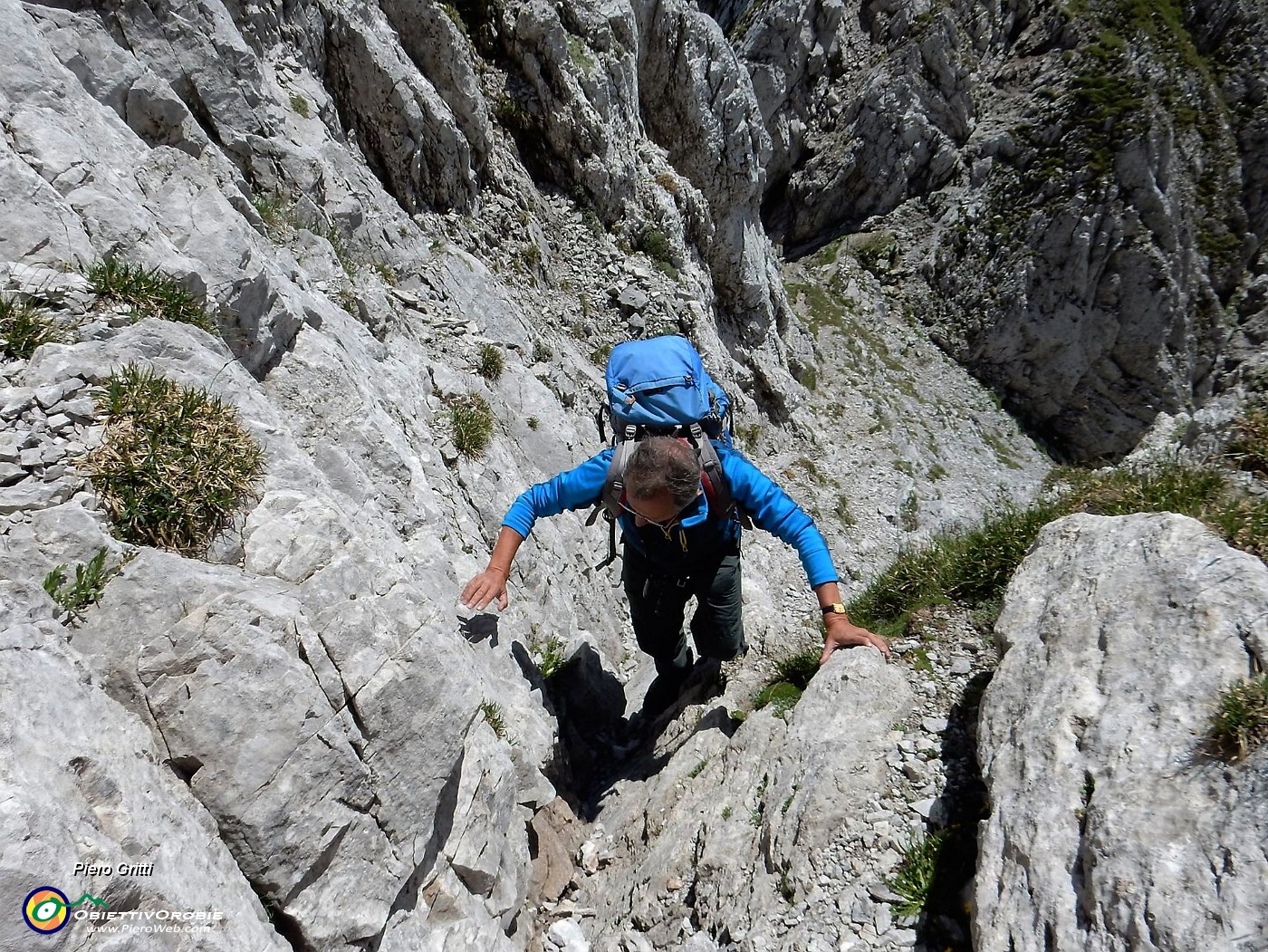 42 Salendo dalla Bocchetta del Visolo in Presolana or..jpg